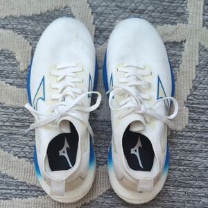Mizuno White and Blue Athletic Shoes Wave Neowind Size 6.5